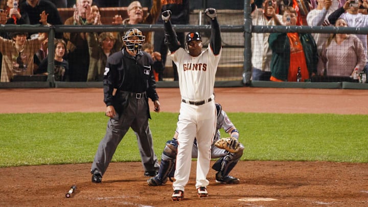 8/7/07 8:51:37 PM -- Barry Bonds home run chase --- San Francisco, CA, U.S.A: San Francisco Giants Barry Bonds hits career homer 756