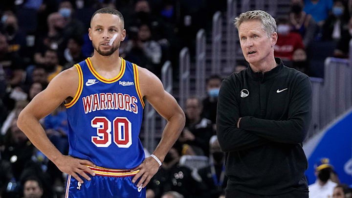 Curry y Kerr se encuentran cerca de ganar otro campeonato con los Warriors
