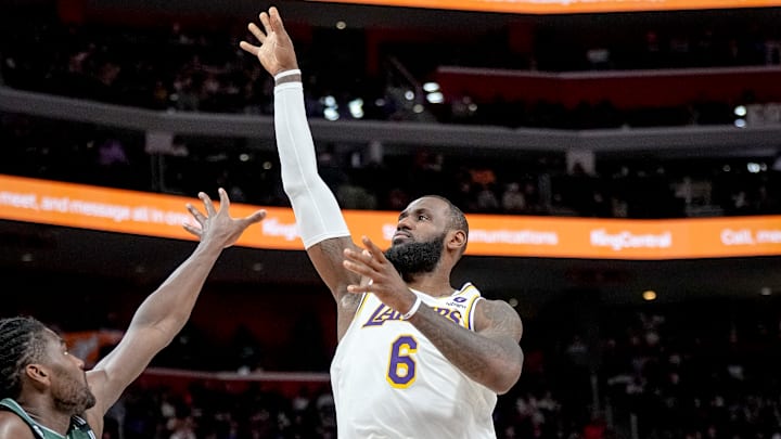 Los Angeles Lakers v Detroit Pistons