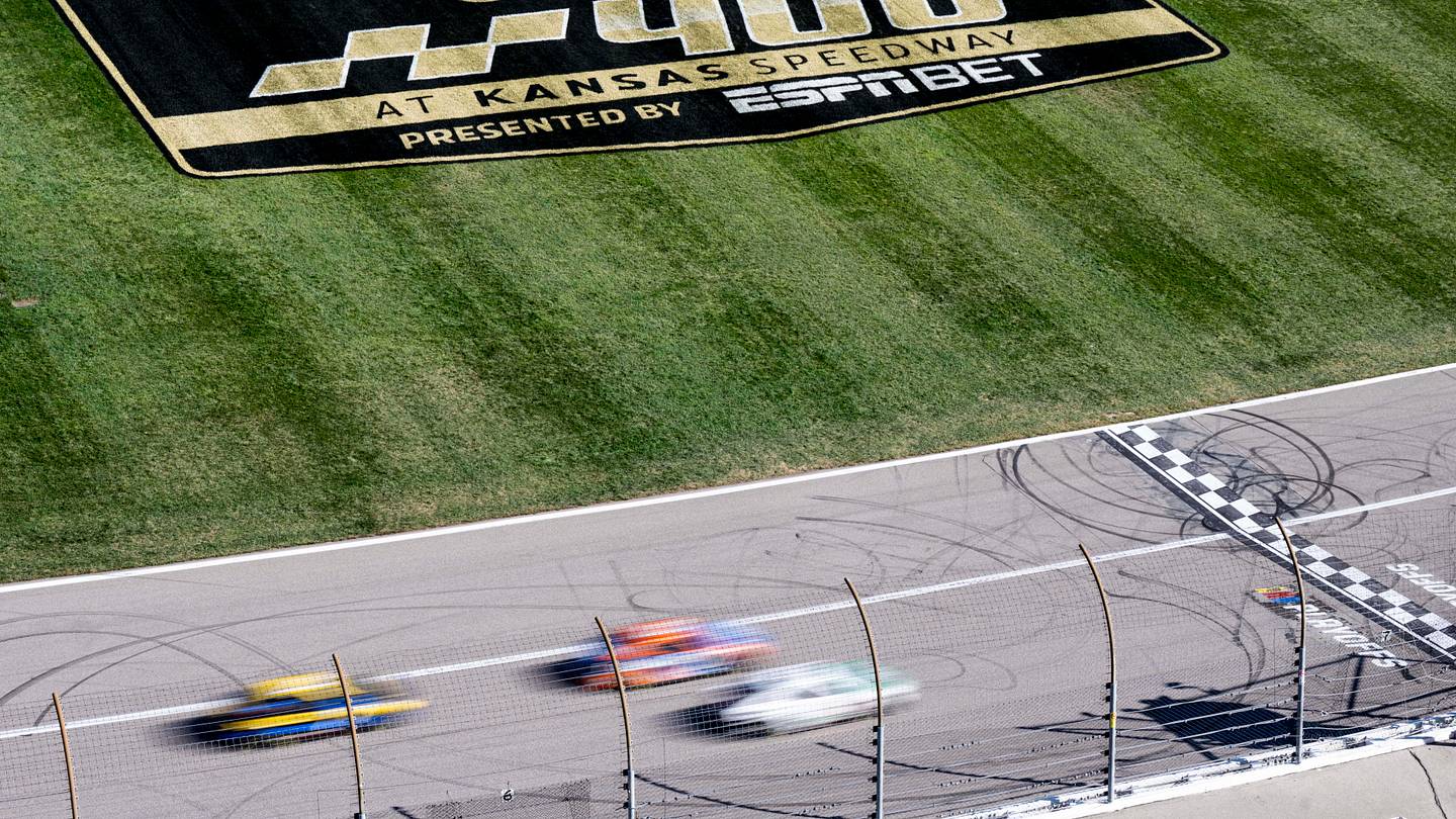 📺 Stream The NASCAR Chase Races From Kansas Speedway