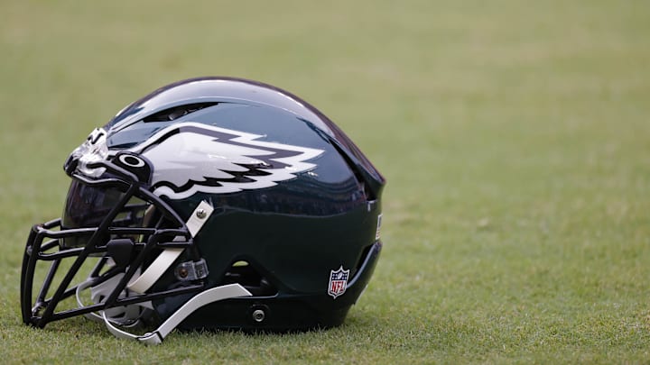 Sep 25, 2022; Landover, Maryland, USA; A Philadelphia Eagles player's helmet rests on the field prior to the Eagles' game against the Washington Commanders at FedExField. Mandatory Credit: Geoff Burke-Imagn Images Sep 25, 2022; Landover, Maryland, USA; A Philadelphia Eagles player's helmet rests on the field prior to the Eagles' game against the Washington Commanders at FedExField. Mandatory Credit: Geoff Burke-Imagn Images