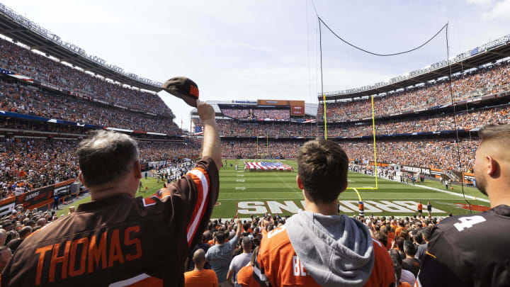 Sep 18, 2022; Cleveland, Ohio, USA; Cleveland Browns fans cheer during the national anthem before Sep 18, 2022; Cleveland, Ohio, USA; Cleveland Browns fans cheer during the national anthem before