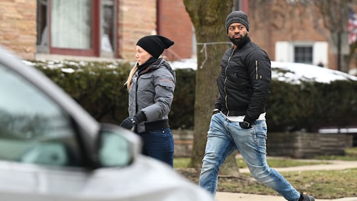 CHICAGO P.D. -- "Escape" Episode 11004 -- Pictured: (l-r) Tracy Spiridakos as Hailey Upton, LaRoyce Hawkins as Kevin Atwater -- (Photo by: Lori Allen/NBC)