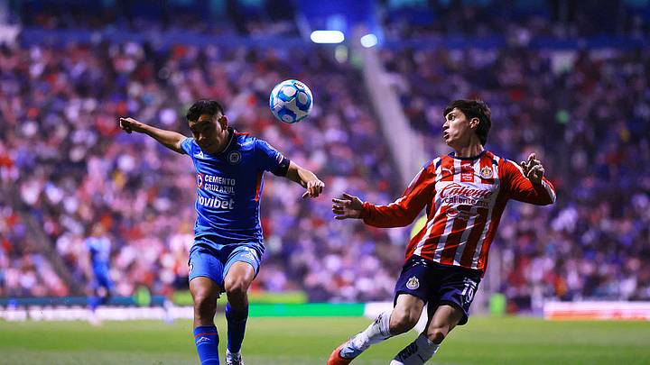 Cruz Azul y Chivas juegan una de las Semifinales del Clausura 2026. Cruz Azul y Chivas juegan una de las Semifinales del Clausura 2026.