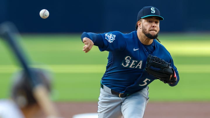 Apr 16, 2026; San Diego, California, USA; Seattle Mariners starting pitcher Luis Castillo (58) throws a pitch during the first inning against the San Diego Padres at Petco Park. Mandatory Credit: David Frerker-Imagn Images