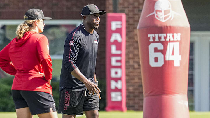 Jul 29, 2025; Atlanta, GA, USA; Atlanta Falcons head coach Raheem Morris on the field during practice at training camp at IBM Performance Field. Mandatory Credit: Dale Zanine-Imagn Images