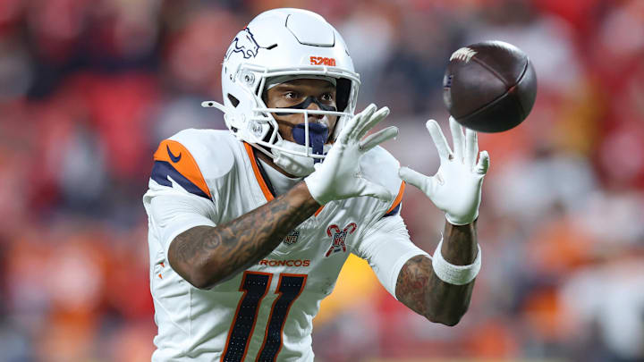 KANSAS CITY, MO - DECEMBER 25: Denver Broncos wide receiver Troy Franklin (11) catches a ball before a Christmas Day NFL, American Football Herren, USA game between the Denver Broncos and Kansas City Chiefs on December 25, 2025 at GEHA Field at Arrowhead Stadium in Kansas City, MO. (Photo by Scott Winters Icon Sportswire) NFL: DEC 25 Broncos at Chiefs EDITORIAL USE ONLY Icon2512251607 KANSAS CITY, MO - DECEMBER 25: Denver Broncos wide receiver Troy Franklin (11) catches a ball before a Christmas Day NFL, American Football Herren, USA game between the Denver Broncos and Kansas City Chiefs on December 25, 2025 at GEHA Field at Arrowhead Stadium in Kansas City, MO. (Photo by Scott Winters Icon Sportswire) NFL: DEC 25 Broncos at Chiefs EDITORIAL USE ONLY Icon2512251607