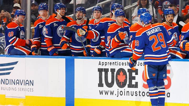 Oct 24, 2026; Edmonton, Alberta, CAN; The Edmonton Oilers celebrate a goal scored by forward Leon Draisaitl (29) during the third period against the Toronto Maple Leafs at Rogers Place. Mandatory Credit: Perry Nelson-Imagn Images Oct 24, 2026; Edmonton, Alberta, CAN; The Edmonton Oilers celebrate a goal scored by forward Leon Draisaitl (29) during the third period against the Toronto Maple Leafs at Rogers Place. Mandatory Credit: Perry Nelson-Imagn Images