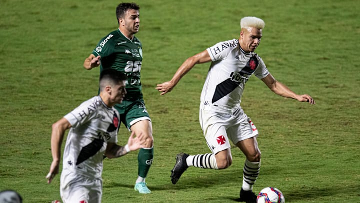 Guarani e Vasco ainda mantêm o sonho de participar da Série A em 2022. 