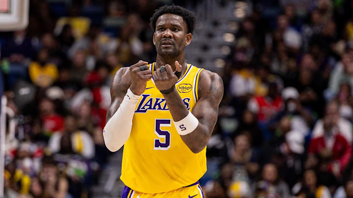 Deandre Ayton podría ser renovado por los Lakers 