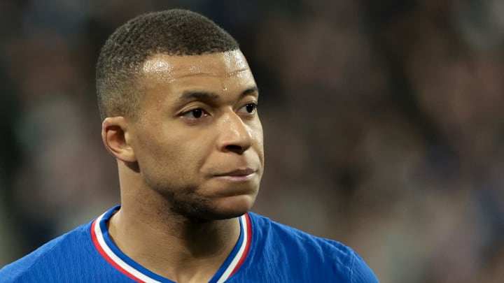 Kylian Mbappé est le capitaine des Bleus. Kylian Mbappé est le capitaine des Bleus.