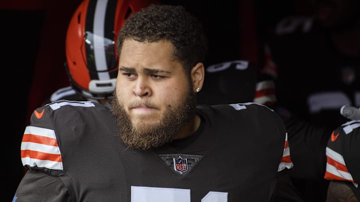Cleveland Browns offensive tackle Jedrick Wills (71) prepares to take the field before the game between the Cleveland Browns and the Las Vegas Raiders at FirstEnergy Stadium.
