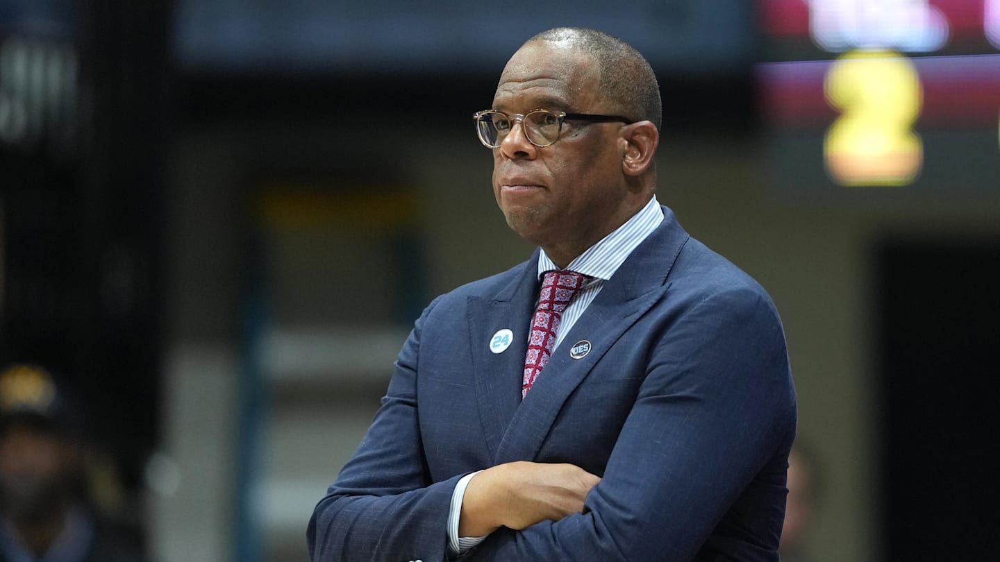 With Hubert Davis Out, North Carolina Must Finally Move Beyond the Dean Smith Tree