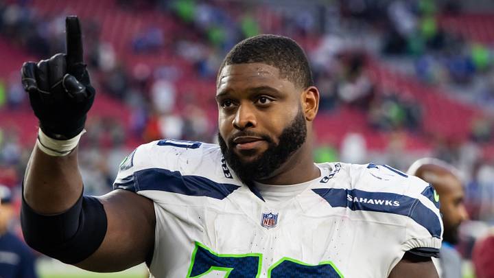 Seattle Seahawks guard Laken Tomlinson against the Arizona Cardinals at State Farm Stadium. Seattle Seahawks guard Laken Tomlinson against the Arizona Cardinals at State Farm Stadium.