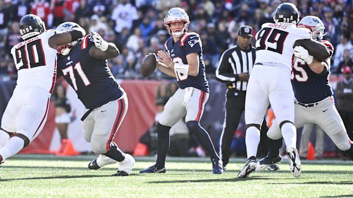 Nov 2, 2025; Foxborough, Massachusetts, USA; New England Patriots quarterback Drake Maye (10) looks to pass against the Atlanta Falcons during the first half at Gillette Stadium. Mandatory Credit: Eric Canha-Imagn Images Nov 2, 2025; Foxborough, Massachusetts, USA; New England Patriots quarterback Drake Maye (10) looks to pass against the Atlanta Falcons during the first half at Gillette Stadium. Mandatory Credit: Eric Canha-Imagn Images