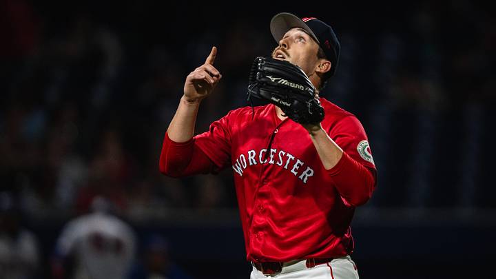 WooSox pitcher David Sandlin points to the sky after as he comes off the field following an outing on Aug. 5, 2025 at Polar Park.