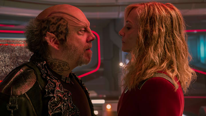L-R: Paul Giamatti as Nus Braka and Holly Hunter as Chancellor Nahla Ake in season 1 , episode 1 of Star Trek: Starfleet Academy streaming on Paramount+. Photo Credit: Brooke Palmer/Paramount+