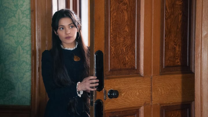 Sherlock & Daughter -- “The Challenge” -- Image Number: SAD101a_0263r -- Pictured (L-R): Blu Hunt as Amelia -- Photo: Jim Hession/Starlings Entertainment -- © 2025 Starlings Entertainment. All Rights Reserved.