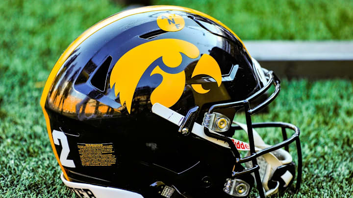 Iowa Hawkeyes football name two con-conference opponents