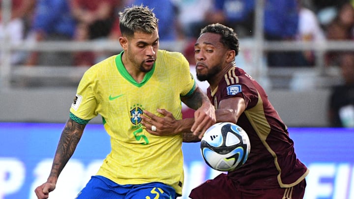 Brujo Martínez tem 30 anos e virou titular absoluto do Corinthians