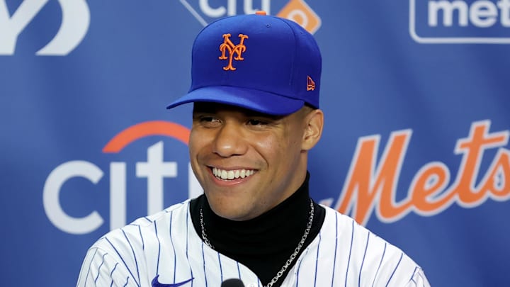 Soto is now reaching back out to his former teammates.