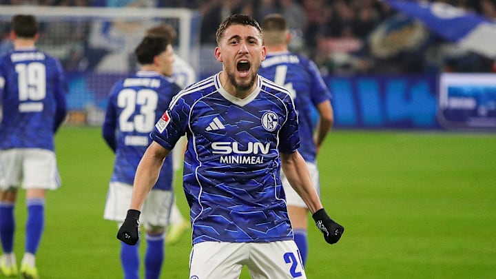 Adil Aouchiche scheint sich bei S04 wohl zu fühlen