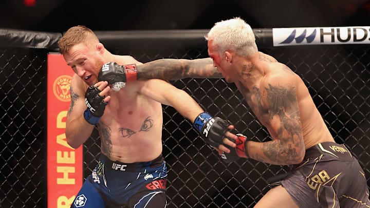 Charles Oliveira fue el triunfador de la noche en la UFC 274