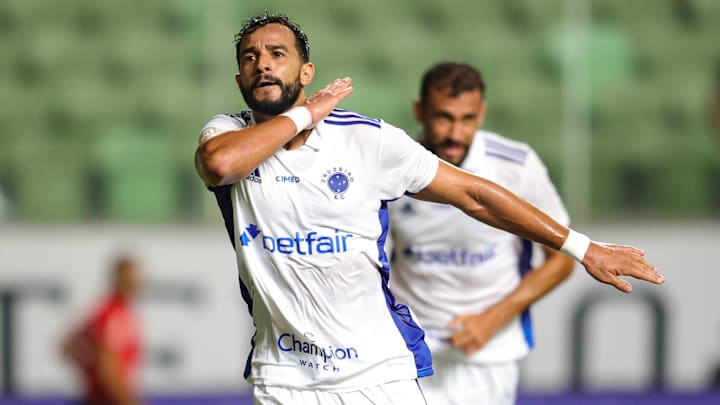 Henrique Dourado marcou seu primeiro gol com a camisa do Cruzeiro