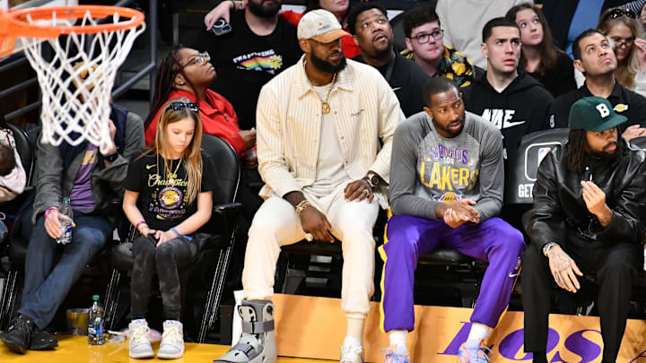 LeBron James celebró el triunfo de sus Lakers frente a los Warriors el domingo
