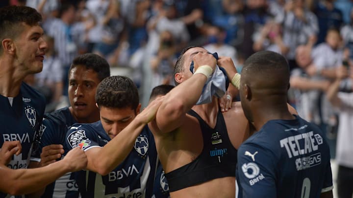 Jugadores de Rayados de Monterrey celebra un gol ante América. Jugadores de Rayados de Monterrey celebra un gol ante América.