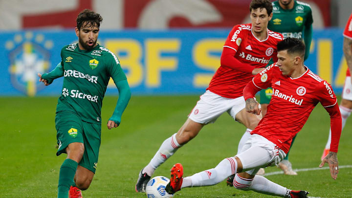 Cuesta, suspenso, é uma das baixas do Colorado