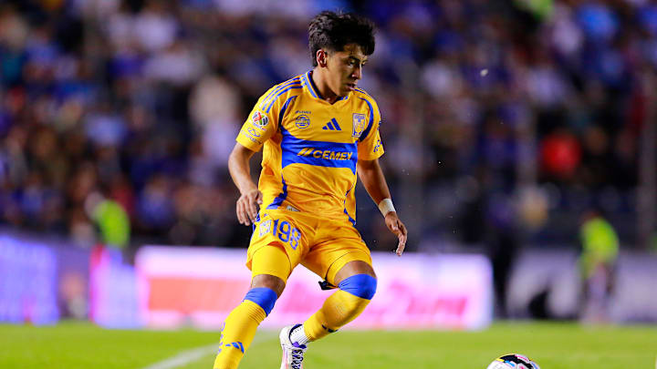 Cruz Azul v Tigres UANL - Torneo Apertura 2024 Liga MX