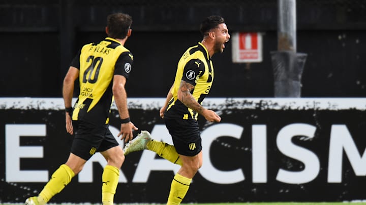 Leonardo Fernández se destacou na vitória do Peñarol Leonardo Fernández se destacou na vitória do Peñarol