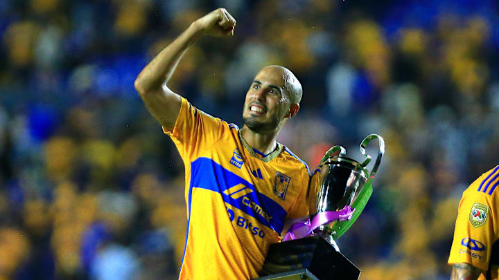 Con la baja por lesión de Diego Reyes, el capitán argentino Guido Pizarro deberá brillar en la zaga central.