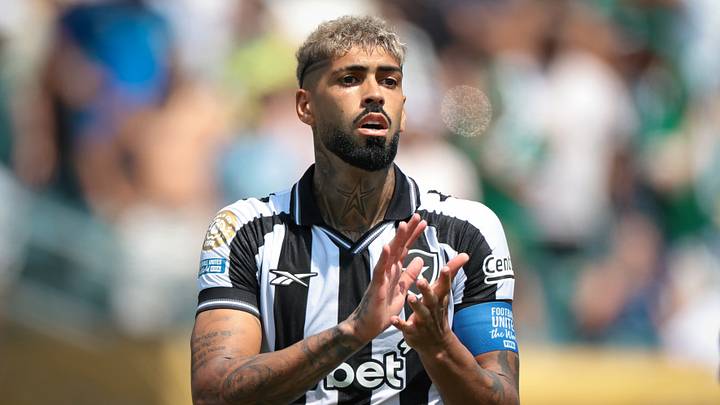 Palmeiras está por detalhes de anunciar a contratação de Alexander Barboza, do Botafogo