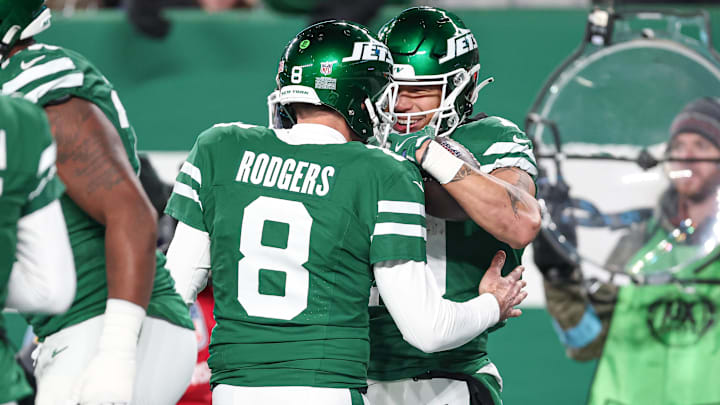 New York Jets wide receiver Allen Lazard and Aaron Rodgers on Jan 5, 2025.