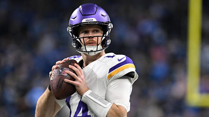 The Seattle Seahawks are signing free agent quarterback Sam Darnold.