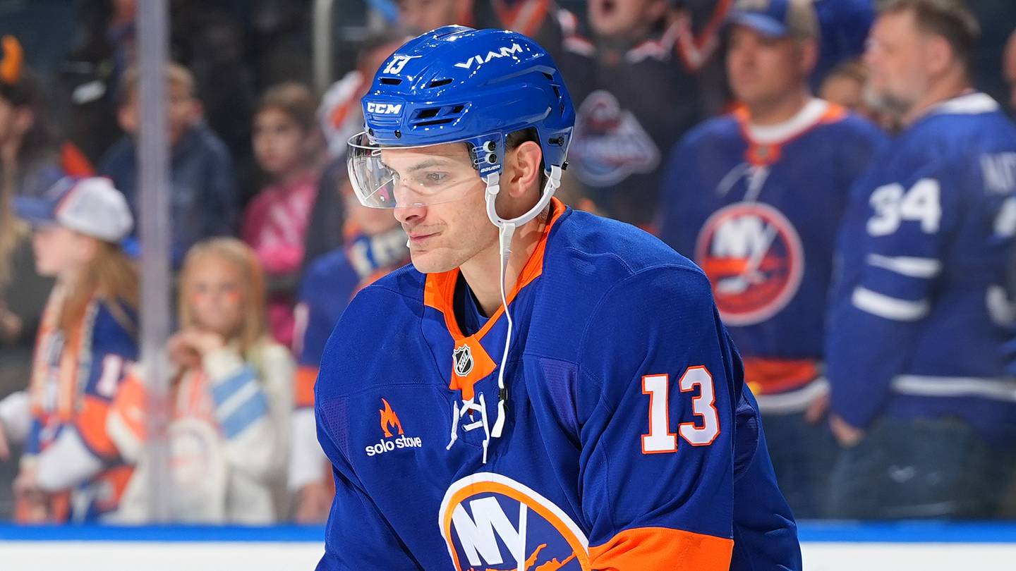 Islanders' Barzal Out 4-6 Weeks, Playoff Hopes Dwindle