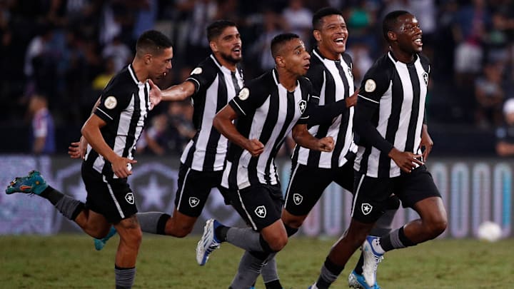 Botafogo é um dos times que pode terminar a rodada no topo da classificação
