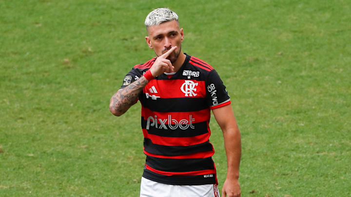 Arrascaeta será o camisa 10 do Flamengo em 2025