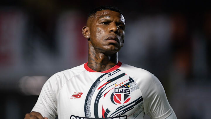Arboleda deve ter seu contrato rescindido com o São Paulo