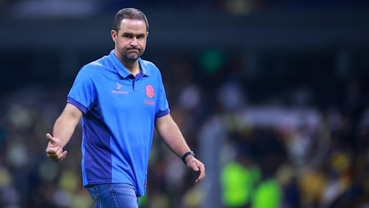 André Jardine named new Club America manager. 