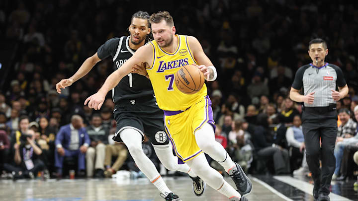 Luka Doncic y Los Angeles Lakers serán favoritos ante los Brooklyn Nets