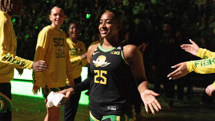 Oregon’s Deja Kelly, center, takes the floor during team introductions at Matthew Knight Arena in Eugene. Oregon’s Deja Kelly, center, takes the floor during team introductions at Matthew Knight Arena in Eugene.
