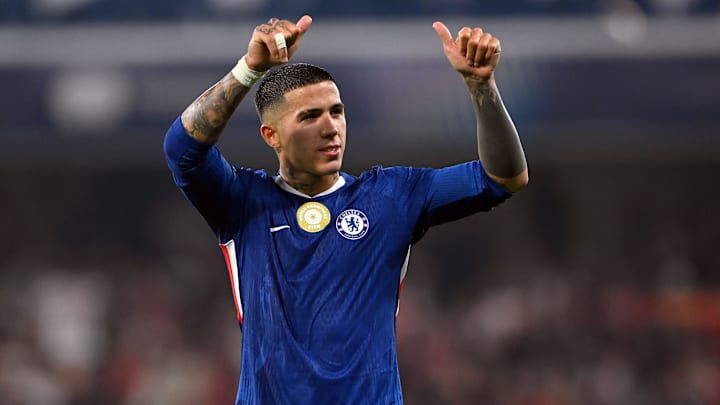 Enzo Fernandez et Chelsea reçoivent Liverpool ce samedi.
