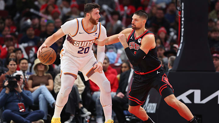 Phoenix Suns v Chicago Bulls