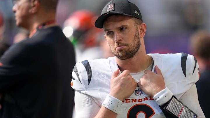 Cincinnati Bengals quarterback Jake Browning (6) walks the sideline in the fourth quarter of the NFL Week 3 game between the Minnesota Vikings and the Cincinnati Bengals at U.S. Bank Stadium in Minneapolis on Sunday, Sept. 21, 2025. The Vikings won, 48-10.