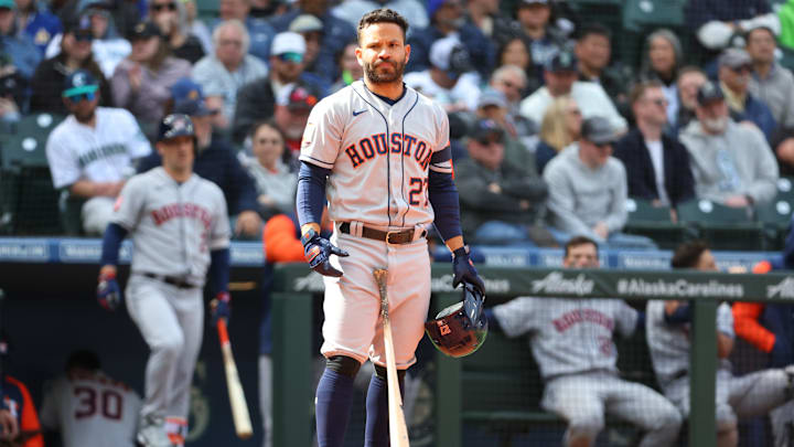 Altuve se vio obligado a abandonar el encuentro ante los Angelinos