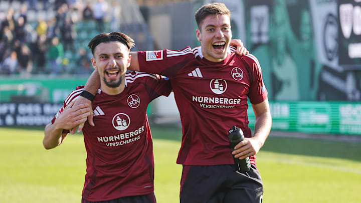 Berkay Yilmaz (links) könnte vorzeitig zum SC Freiburg zurückkehren