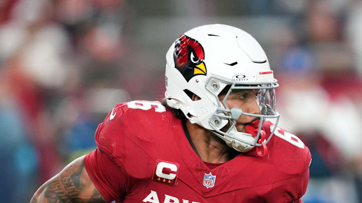 Nov 3, 2024; Glendale, Arizona, USA; Arizona Cardinals running back James Conner (6) runs against the Chicago Bears during the second half at State Farm Stadium. Mandatory Credit: Joe Camporeale-Imagn Images
